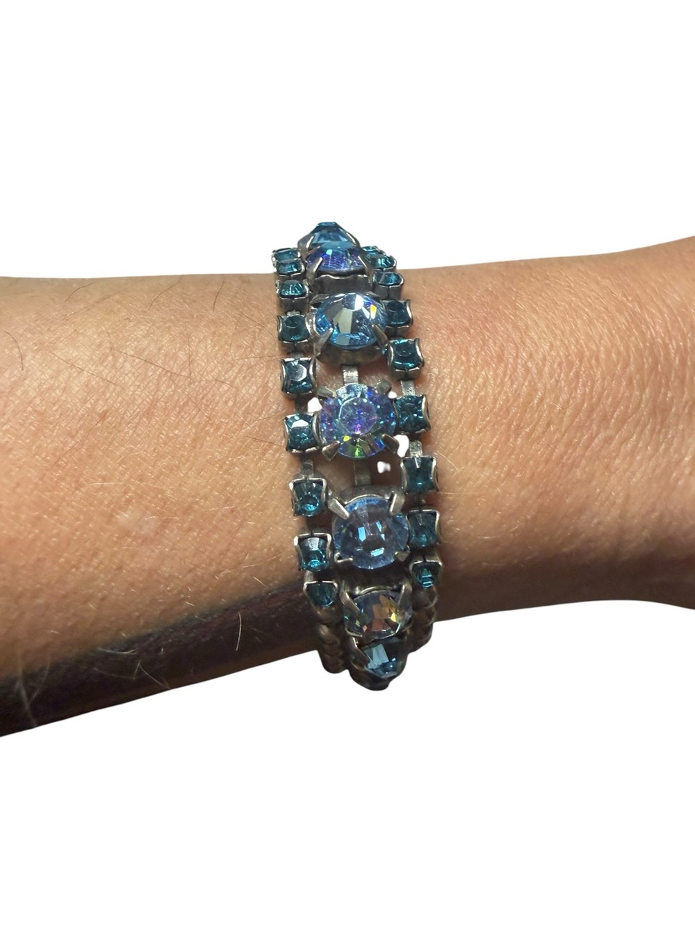 Signed Sorrelli Blue Aurora Borealis Crystal Rhinestone Bracelet Silver Tone - Picture 7 of 8